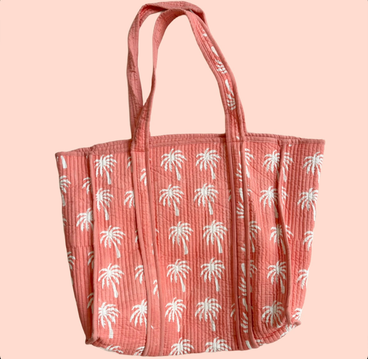 THE WEEKENDER TOTE [PALM COVE CORAL]